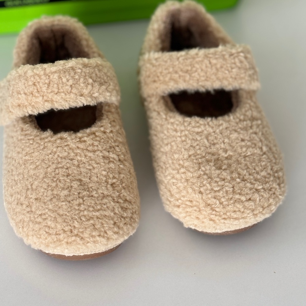 Cozy Cream Kids Shoes us9 (26-27)